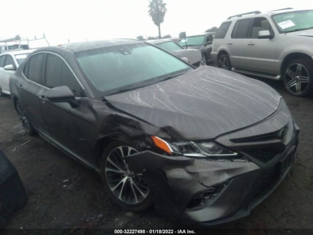 Photo 0 VIN: 4T1B11HK5JU655696 - TOYOTA CAMRY 