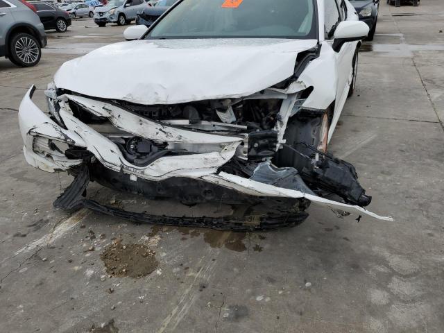 Photo 11 VIN: 4T1B11HK5JU665712 - TOYOTA CAMRY 