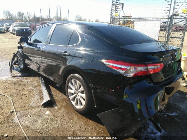 Photo 2 VIN: 4T1B11HK5JU668240 - TOYOTA CAMRY 