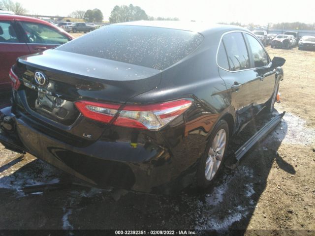 Photo 3 VIN: 4T1B11HK5JU668240 - TOYOTA CAMRY 