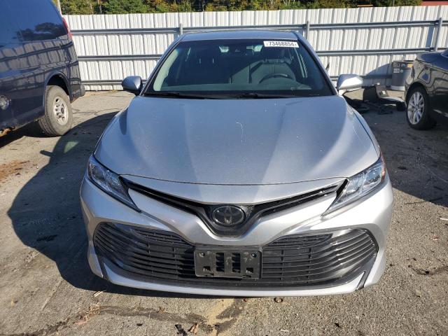 Photo 4 VIN: 4T1B11HK5JU672529 - TOYOTA CAMRY L 