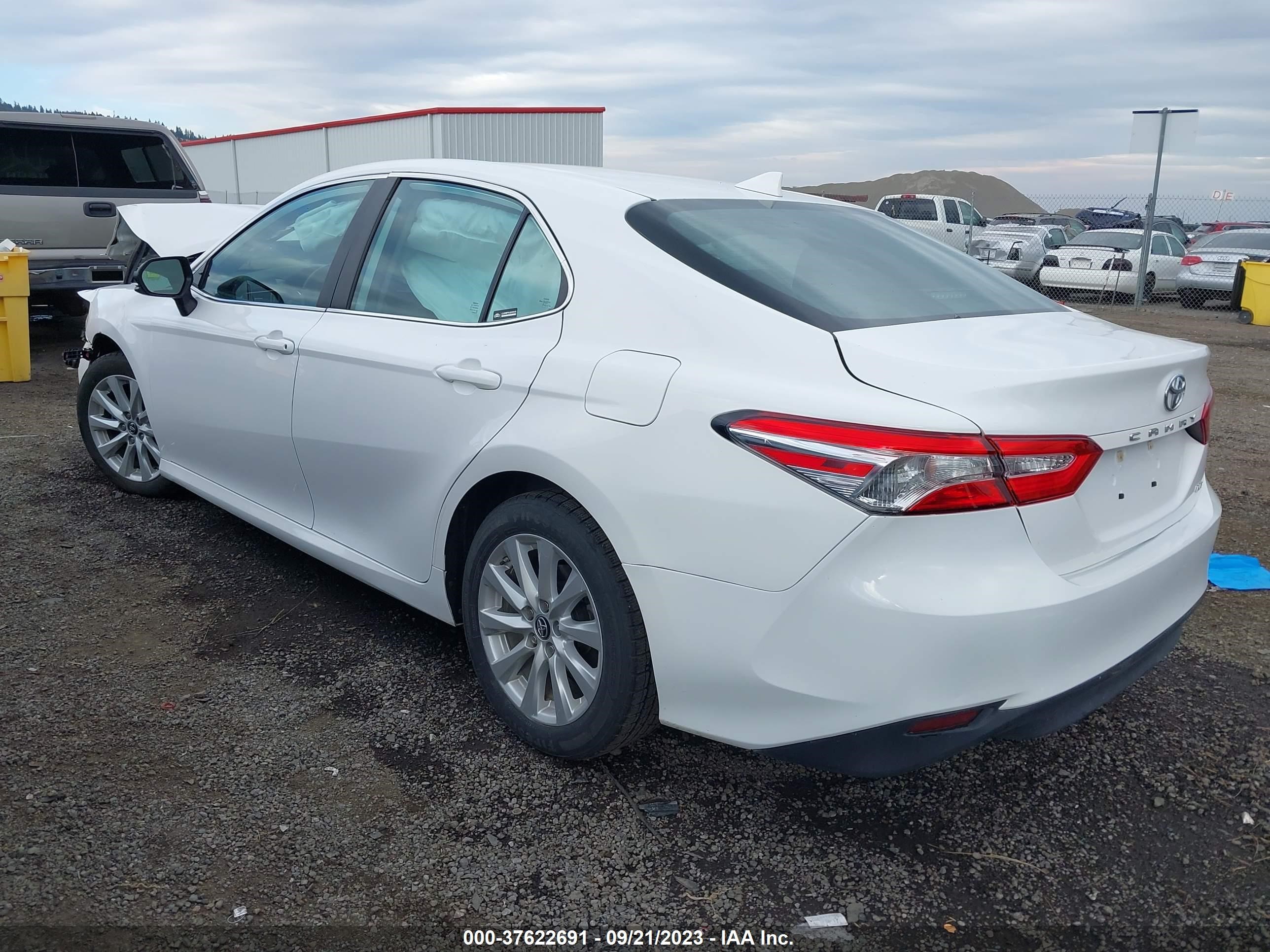 Photo 2 VIN: 4T1B11HK5KU270401 - TOYOTA CAMRY 