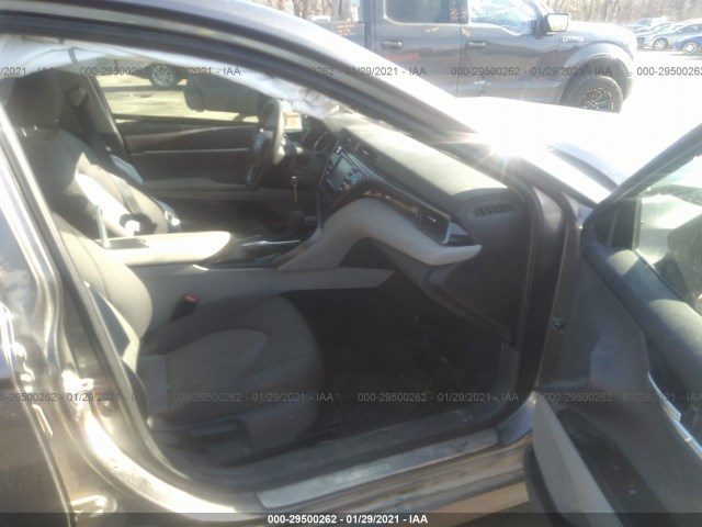 Photo 4 VIN: 4T1B11HK5KU680891 - TOYOTA CAMRY 