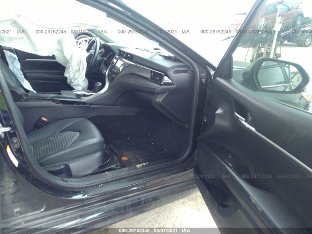 Photo 4 VIN: 4T1B11HK5KU690580 - TOYOTA CAMRY 