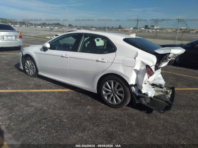 Photo 2 VIN: 4T1B11HK5KU695424 - TOYOTA CAMRY 