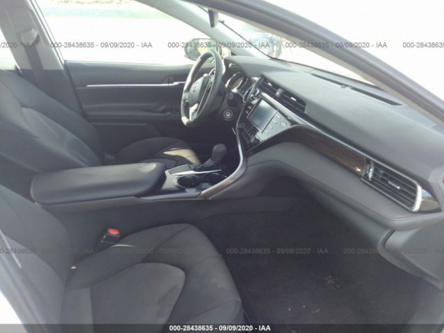 Photo 4 VIN: 4T1B11HK5KU695424 - TOYOTA CAMRY 