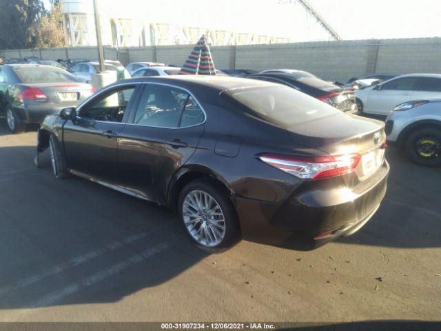 Photo 2 VIN: 4T1B11HK6JU055169 - TOYOTA CAMRY 