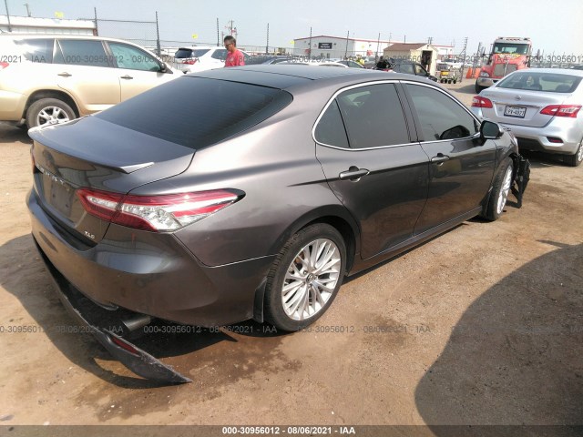 Photo 3 VIN: 4T1B11HK6JU061179 - TOYOTA CAMRY 