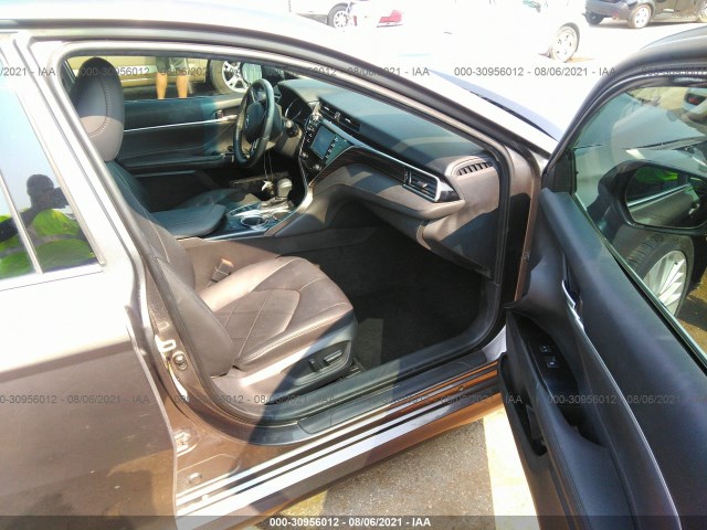 Photo 4 VIN: 4T1B11HK6JU061179 - TOYOTA CAMRY 