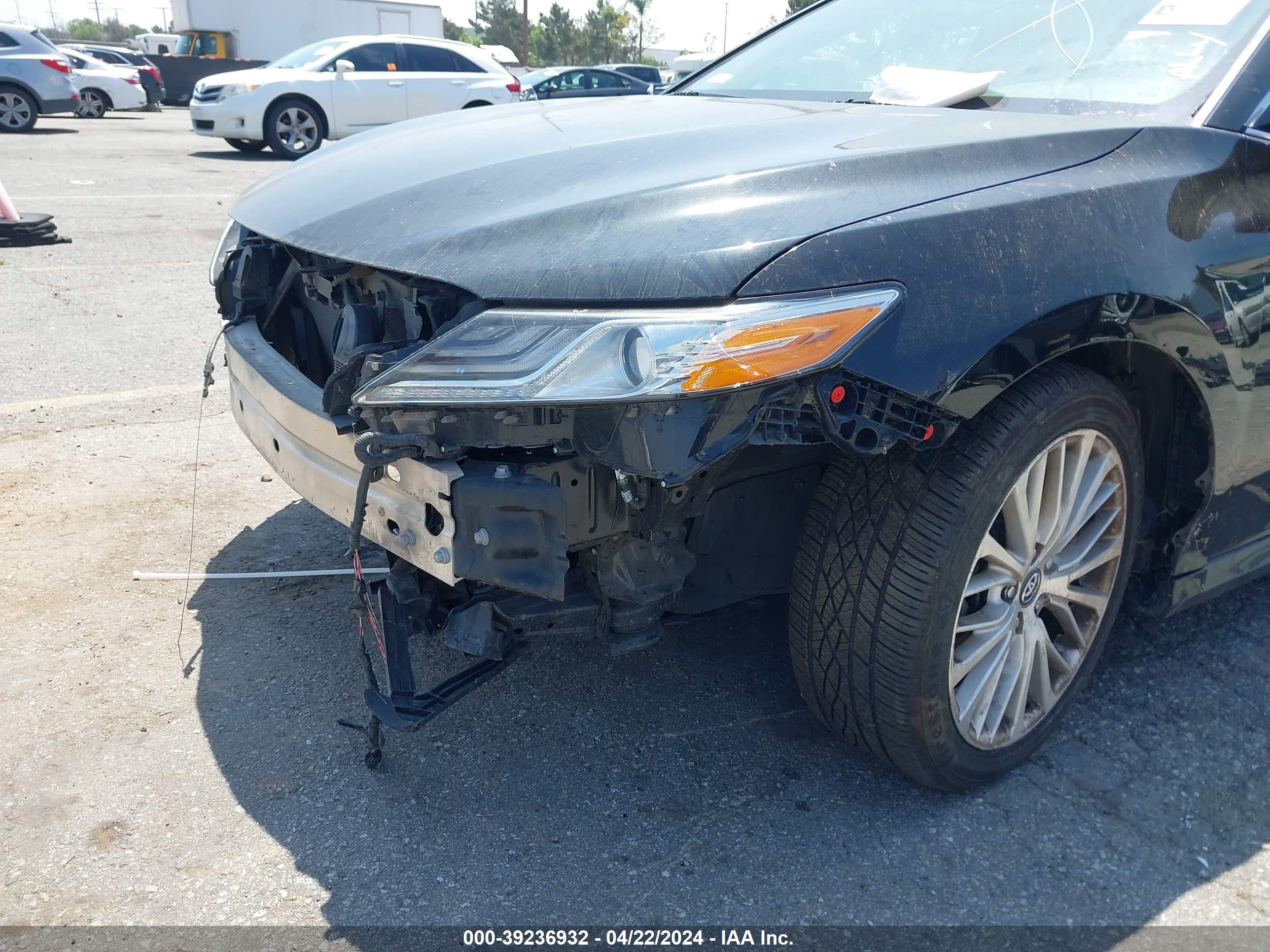 Photo 5 VIN: 4T1B11HK6JU064390 - TOYOTA CAMRY 