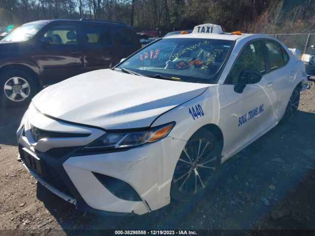 Photo 1 VIN: 4T1B11HK6JU072991 - TOYOTA CAMRY 