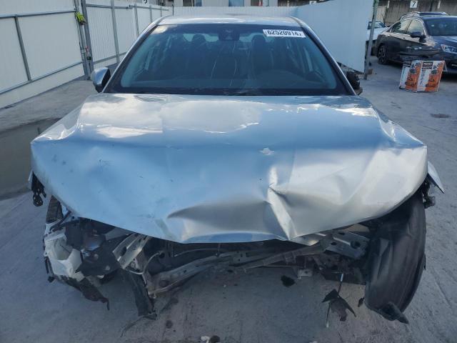 Photo 4 VIN: 4T1B11HK6JU082887 - TOYOTA CAMRY 