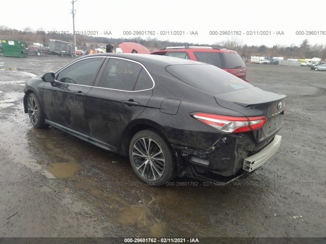 Photo 2 VIN: 4T1B11HK6JU090083 - TOYOTA CAMRY 