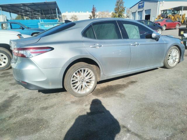 Photo 2 VIN: 4T1B11HK6JU092609 - TOYOTA CAMRY L 