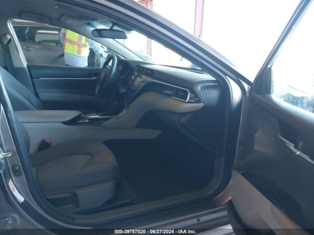 Photo 4 VIN: 4T1B11HK6JU102670 - TOYOTA CAMRY 