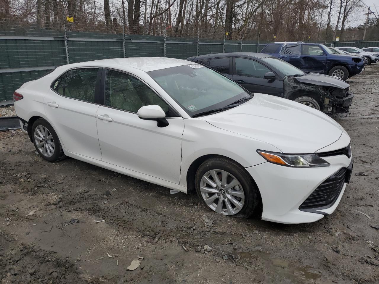 Photo 3 VIN: 4T1B11HK6JU108954 - TOYOTA CAMRY 