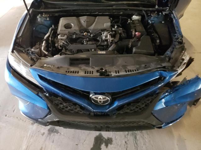 Photo 10 VIN: 4T1B11HK6JU117301 - TOYOTA CAMRY 