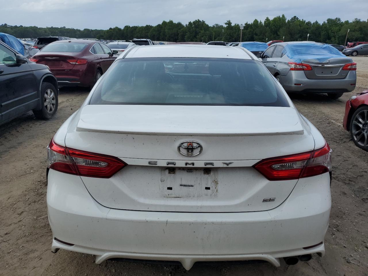 Photo 5 VIN: 4T1B11HK6JU121462 - TOYOTA CAMRY 