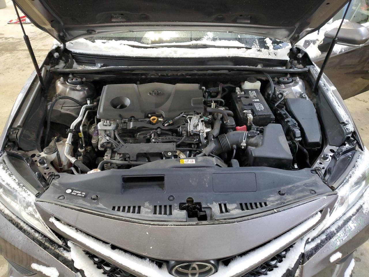 Photo 10 VIN: 4T1B11HK6JU124975 - TOYOTA CAMRY 