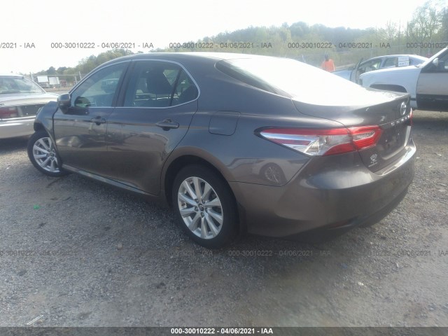 Photo 2 VIN: 4T1B11HK6JU131778 - TOYOTA CAMRY 