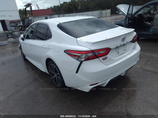 Photo 2 VIN: 4T1B11HK6JU143736 - TOYOTA CAMRY 