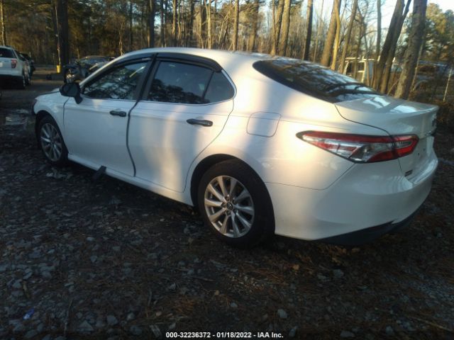 Photo 2 VIN: 4T1B11HK6JU532277 - TOYOTA CAMRY 