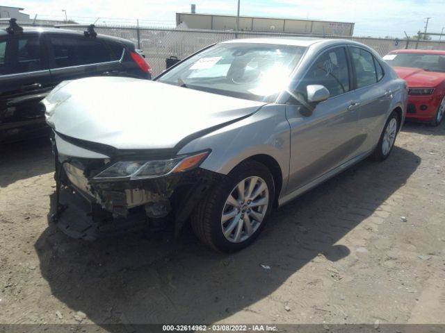 Photo 1 VIN: 4T1B11HK6JU548401 - TOYOTA CAMRY 