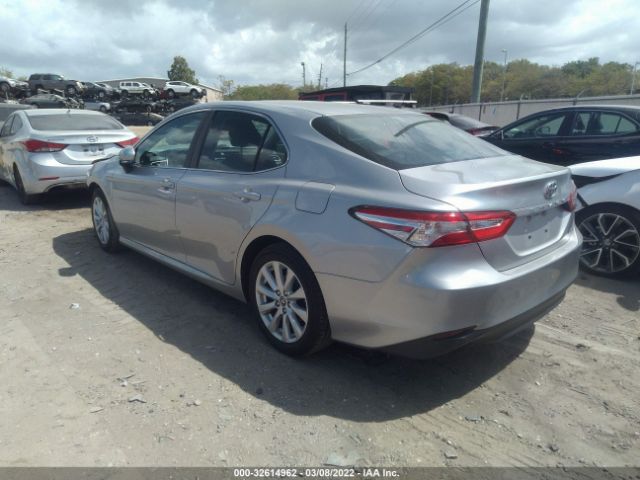 Photo 2 VIN: 4T1B11HK6JU548401 - TOYOTA CAMRY 