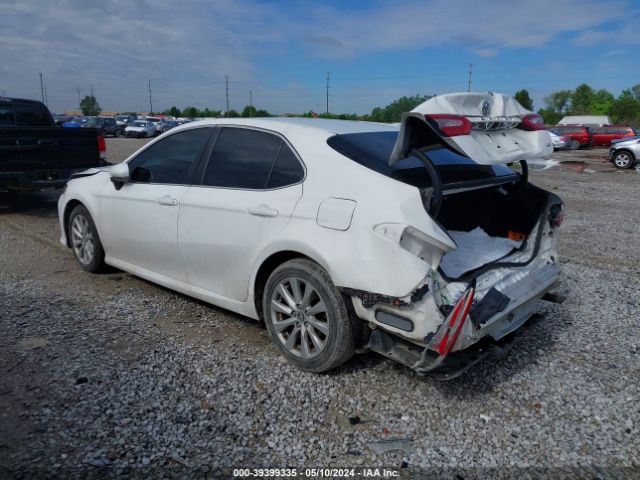 Photo 2 VIN: 4T1B11HK6JU568065 - TOYOTA CAMRY 