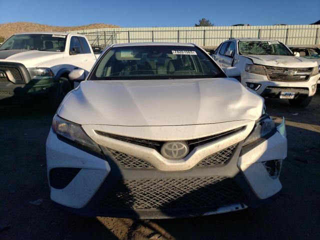 Photo 4 VIN: 4T1B11HK6JU577011 - TOYOTA CAMRY 