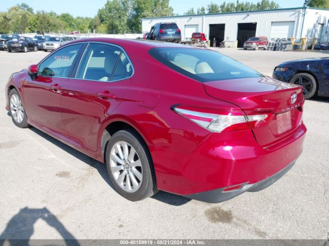 Photo 2 VIN: 4T1B11HK6JU597002 - TOYOTA CAMRY 