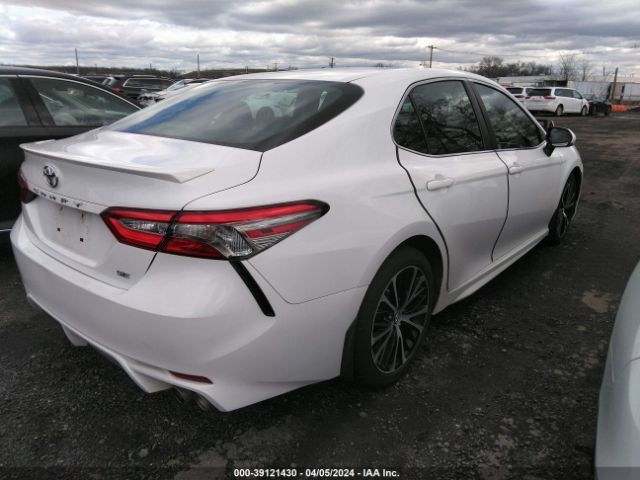 Photo 3 VIN: 4T1B11HK6JU601615 - TOYOTA CAMRY 