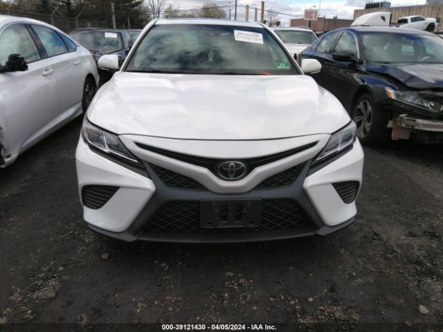 Photo 5 VIN: 4T1B11HK6JU601615 - TOYOTA CAMRY 