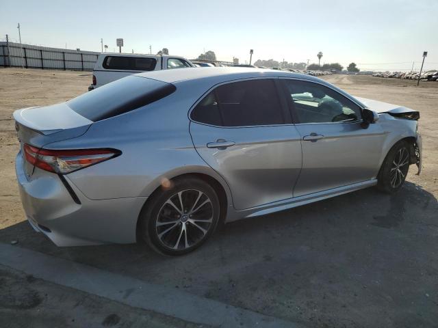 Photo 2 VIN: 4T1B11HK6JU602019 - TOYOTA CAMRY 