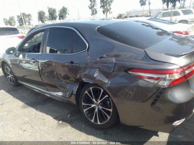 Photo 5 VIN: 4T1B11HK6JU603610 - TOYOTA CAMRY 