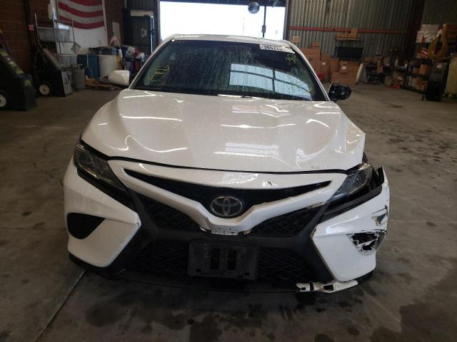 Photo 4 VIN: 4T1B11HK6JU605910 - TOYOTA CAMRY L 