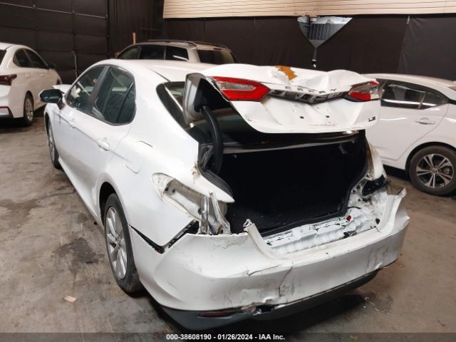 Photo 2 VIN: 4T1B11HK6JU609407 - TOYOTA CAMRY 