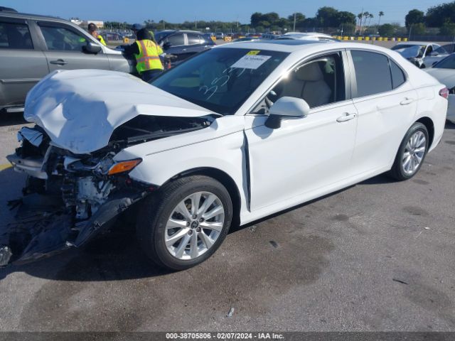 Photo 1 VIN: 4T1B11HK6JU613537 - TOYOTA CAMRY 