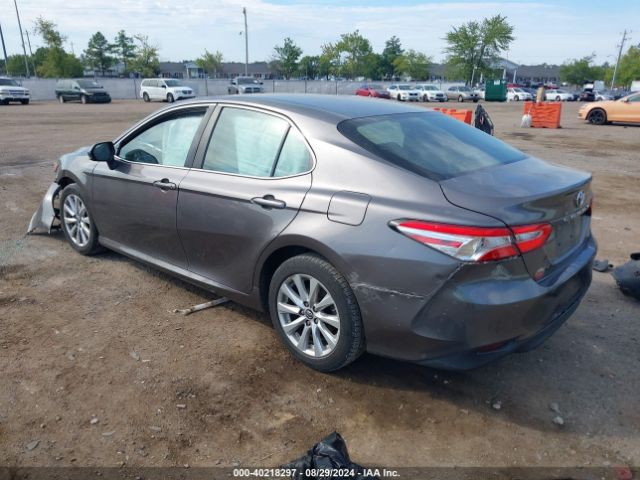 Photo 2 VIN: 4T1B11HK6JU614994 - TOYOTA CAMRY 