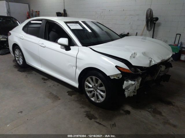 Photo 0 VIN: 4T1B11HK6JU616955 - TOYOTA CAMRY 