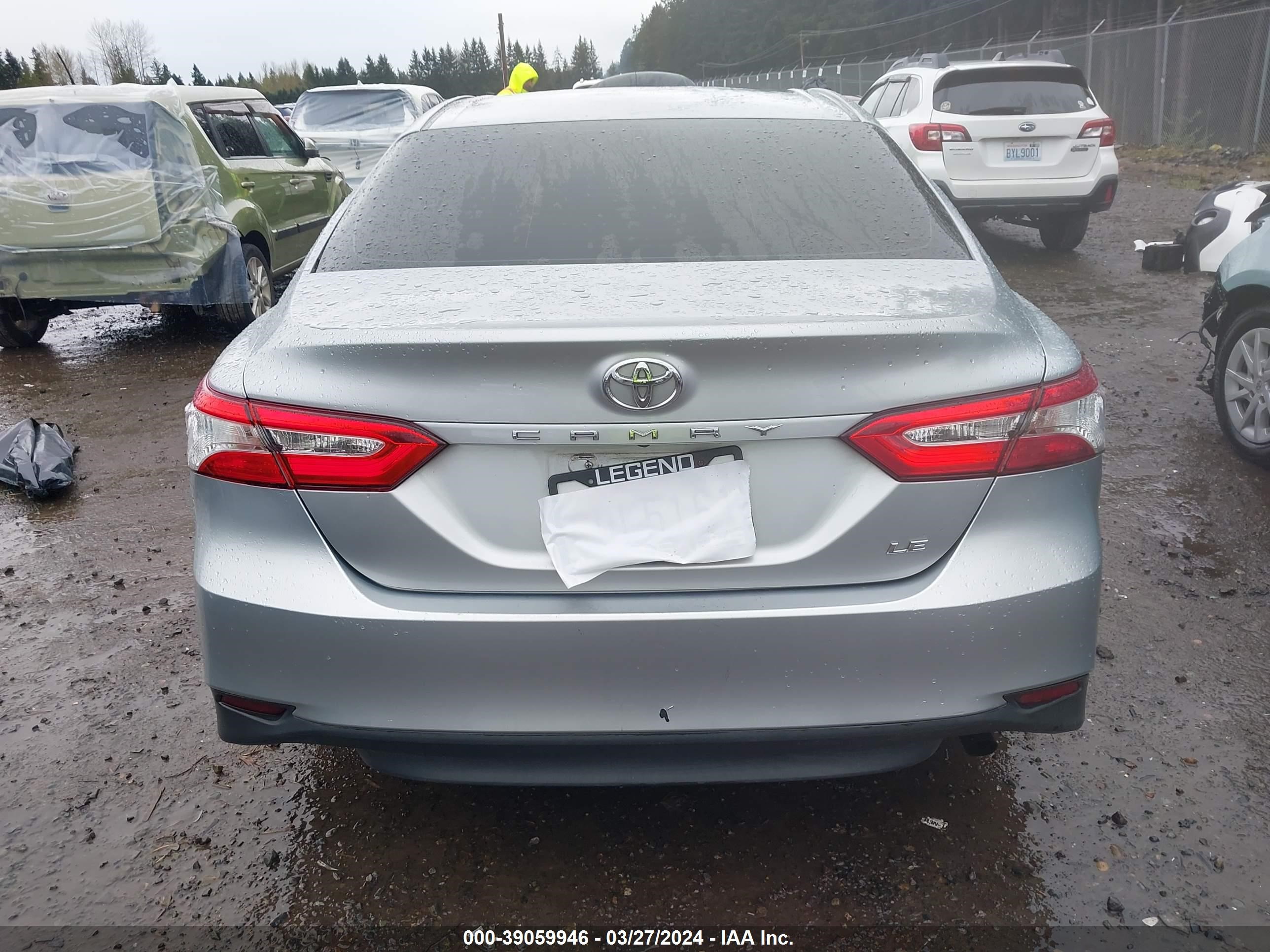 Photo 15 VIN: 4T1B11HK6JU618849 - TOYOTA CAMRY 