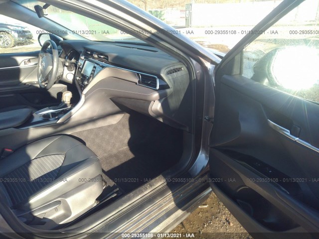 Photo 4 VIN: 4T1B11HK6JU626188 - TOYOTA CAMRY 