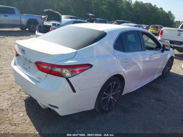 Photo 3 VIN: 4T1B11HK6JU635117 - TOYOTA CAMRY 