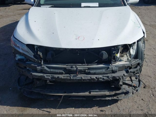 Photo 5 VIN: 4T1B11HK6JU635117 - TOYOTA CAMRY 