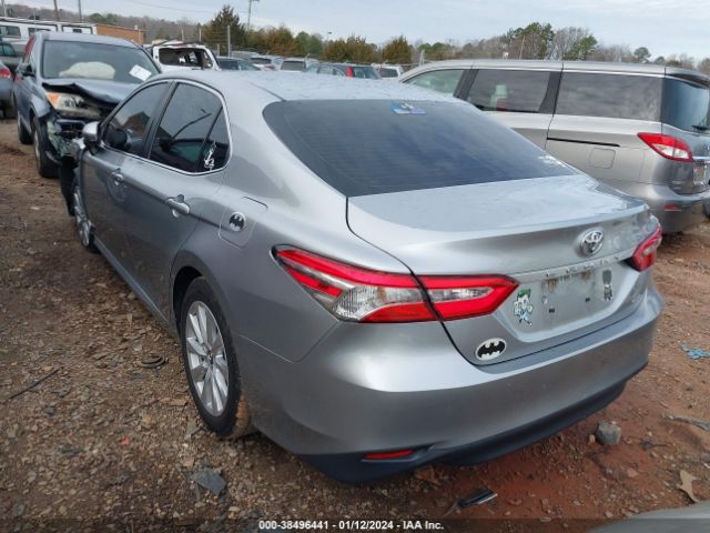 Photo 2 VIN: 4T1B11HK6JU635540 - TOYOTA CAMRY 