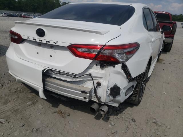 Photo 8 VIN: 4T1B11HK6JU637384 - TOYOTA CAMRY L 