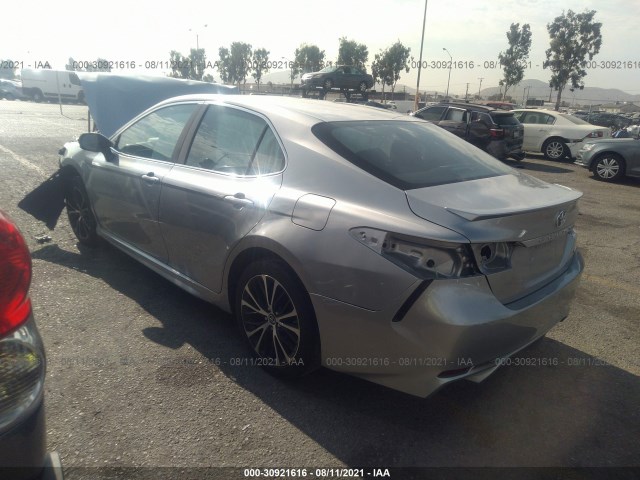 Photo 2 VIN: 4T1B11HK6JU656937 - TOYOTA CAMRY 