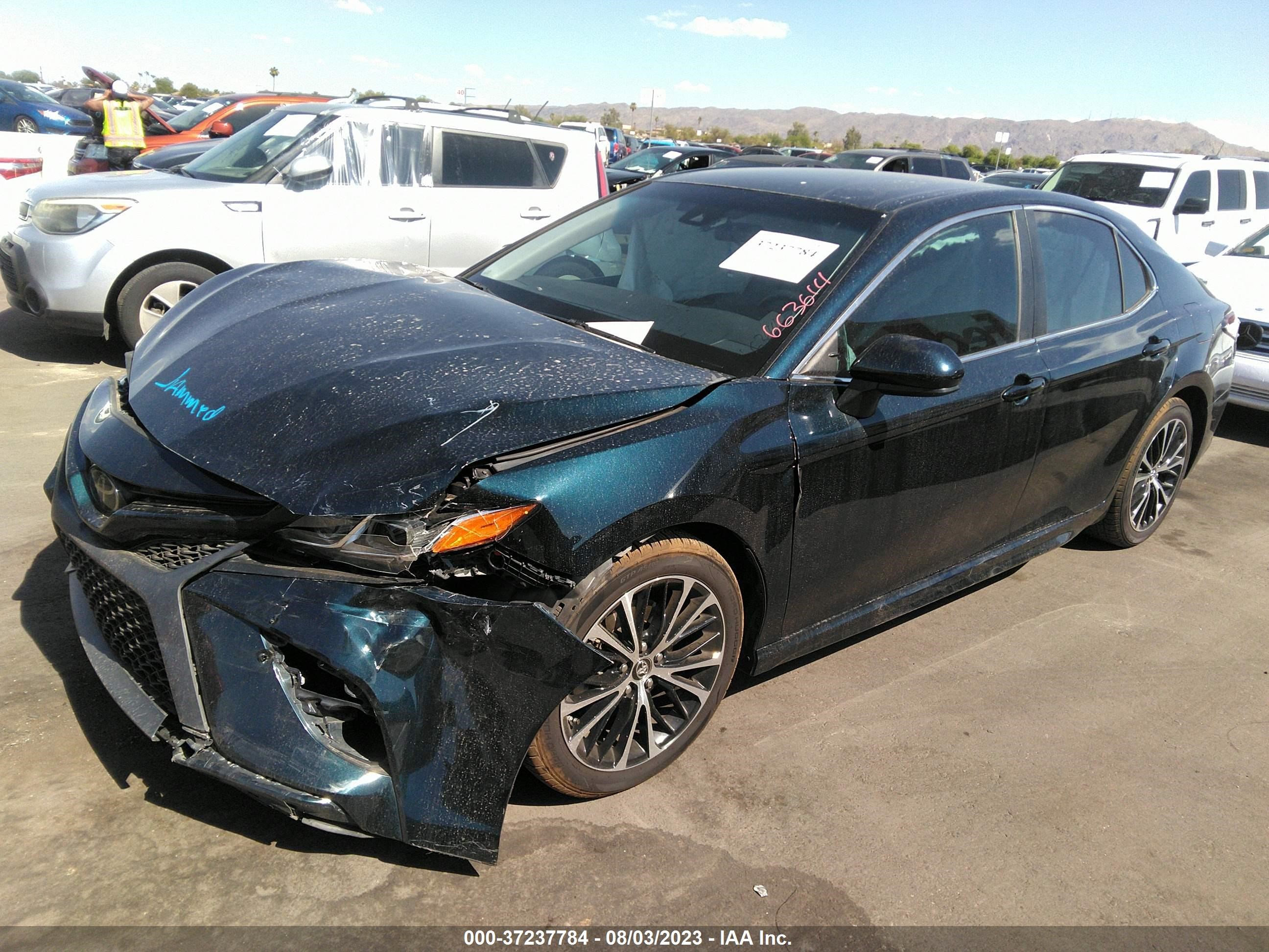 Photo 1 VIN: 4T1B11HK6JU663614 - TOYOTA CAMRY 