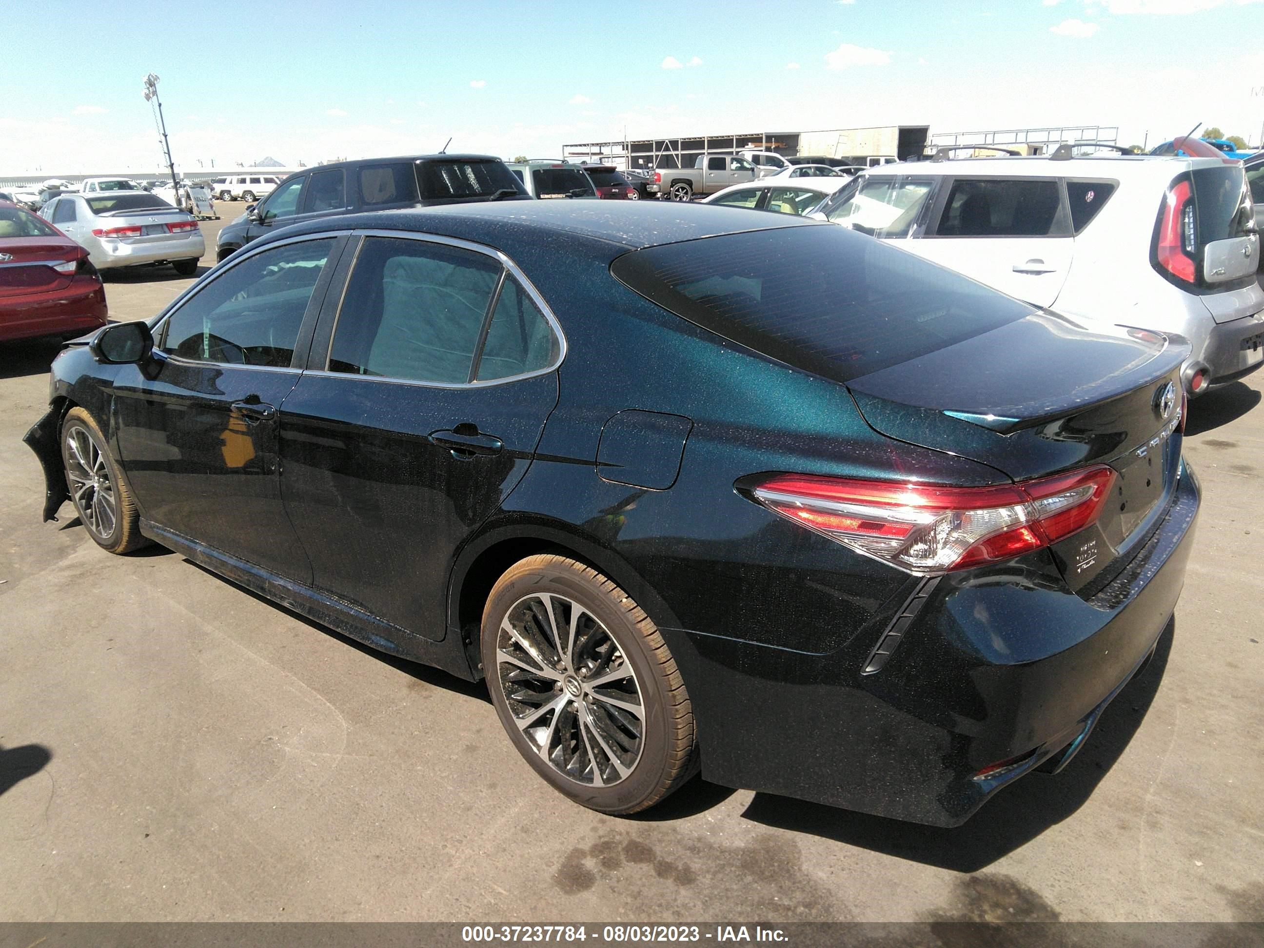 Photo 2 VIN: 4T1B11HK6JU663614 - TOYOTA CAMRY 