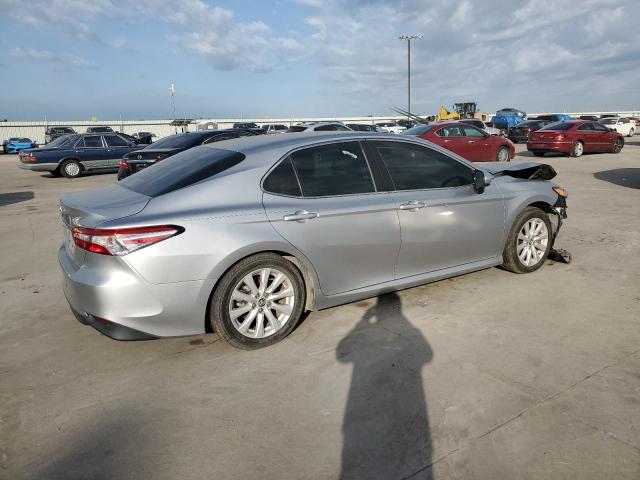 Photo 2 VIN: 4T1B11HK6JU667047 - TOYOTA CAMRY L 